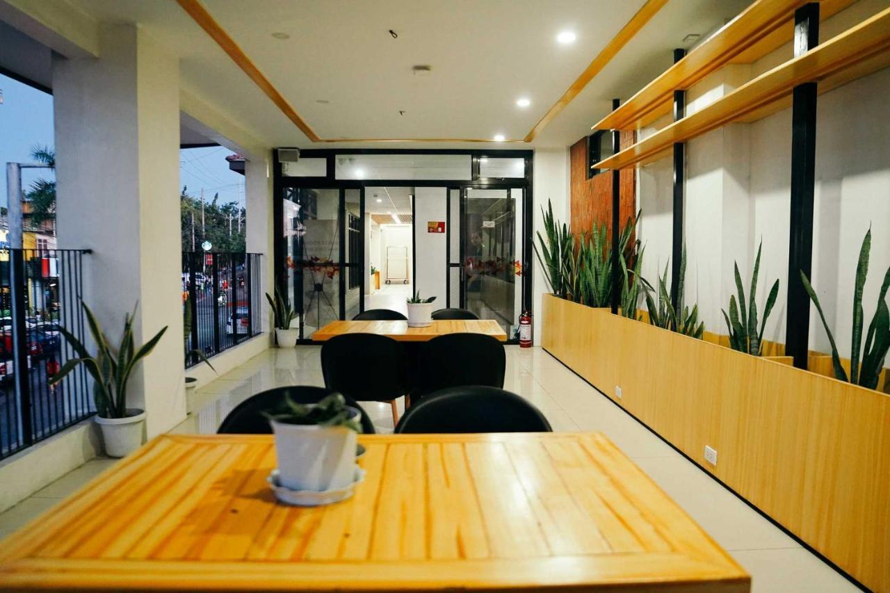 Travelbee Airport Inn Lapu-Lapu City Eksteriør bilde