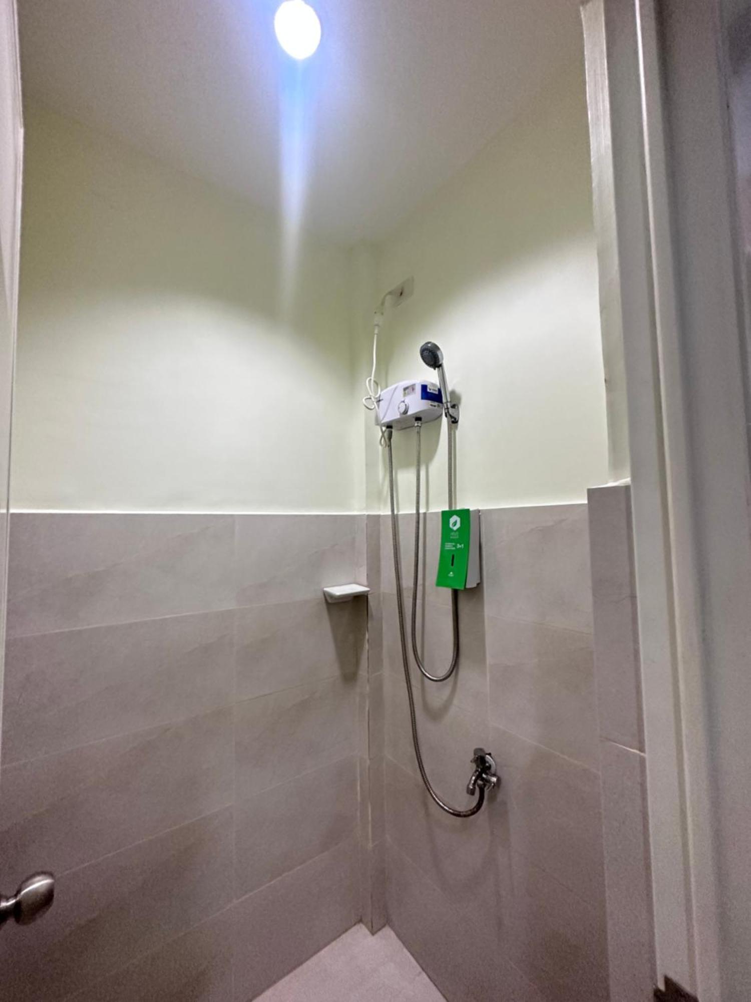 Travelbee Airport Inn Lapu-Lapu City Eksteriør bilde
